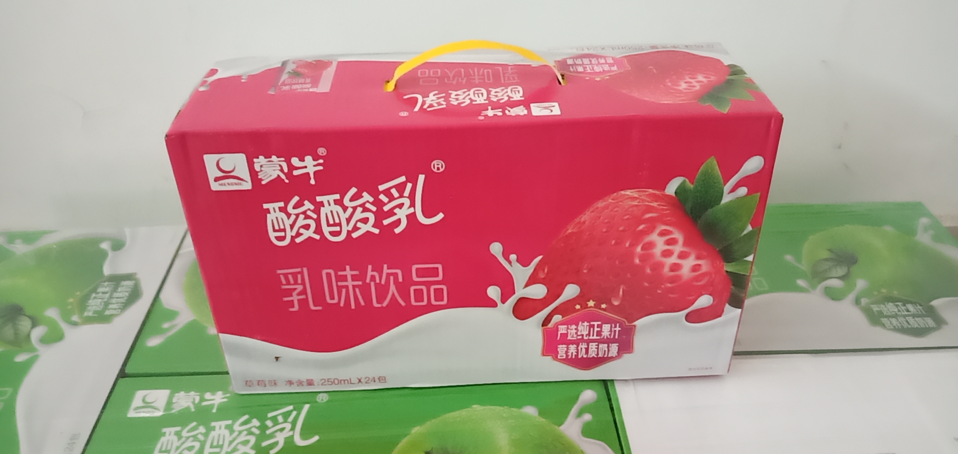 蒙牛酸酸乳，草莓，规格24瓶